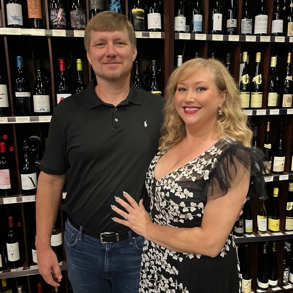 Meet your Posher, Stephanie - Picture 1 of 2